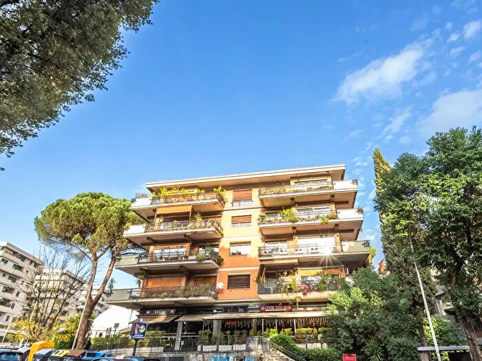 Appartamento quadrilocale in vendita in Via Cavriglia, Roma