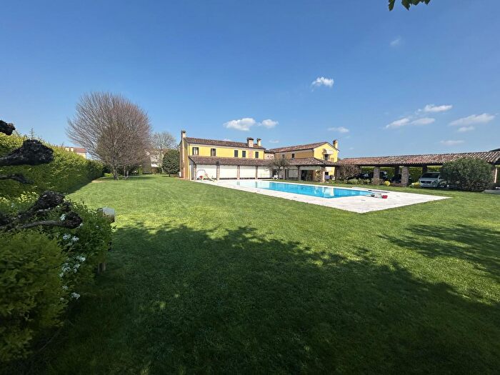 Casa con 5 locali in vendita in Viale Giuseppe Mazzini, Mestrino