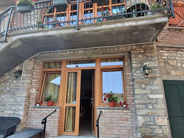 Casa con 9 locali in affitto in San Sebastiano Curone