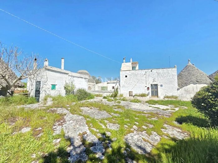 Casa quadrilocale in vendita in Contrada Tommasone SNC, Locorotondo