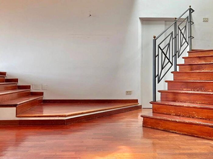 Appartamento con 6 locali in affitto in Monti, Roma