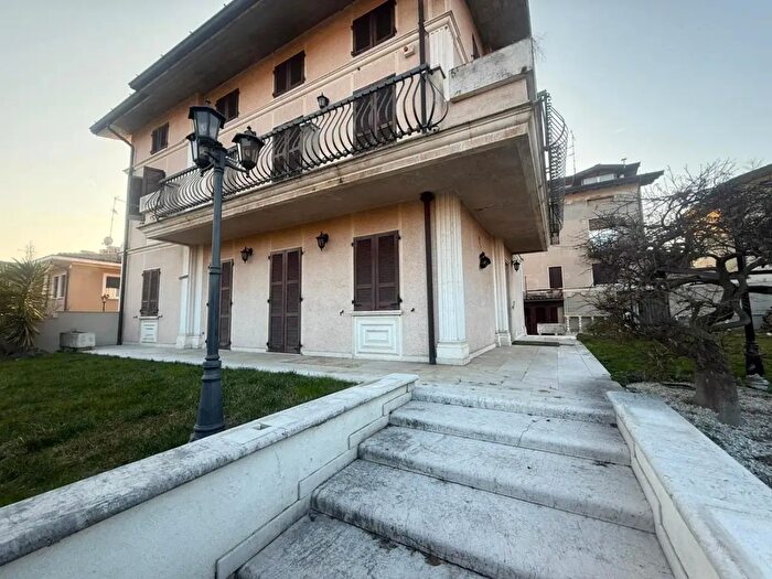 Appartamento trilocale in vendita in Via Marchiani, Passirano