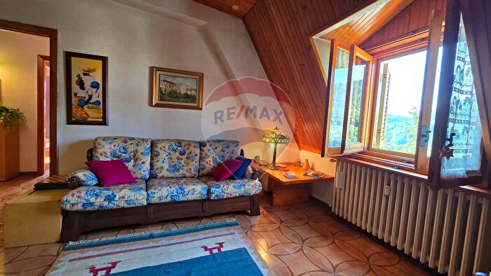 Appartamento con 6 locali in vendita in Via Roncone, Roccaraso