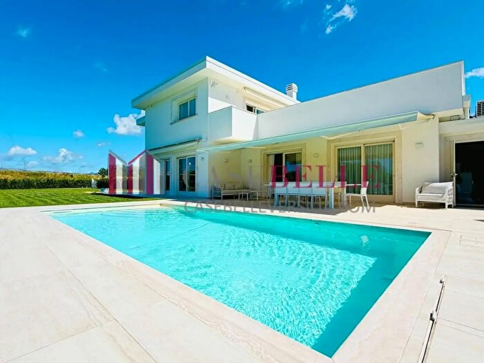 Casa con 6 locali in vendita in Pietrasanta