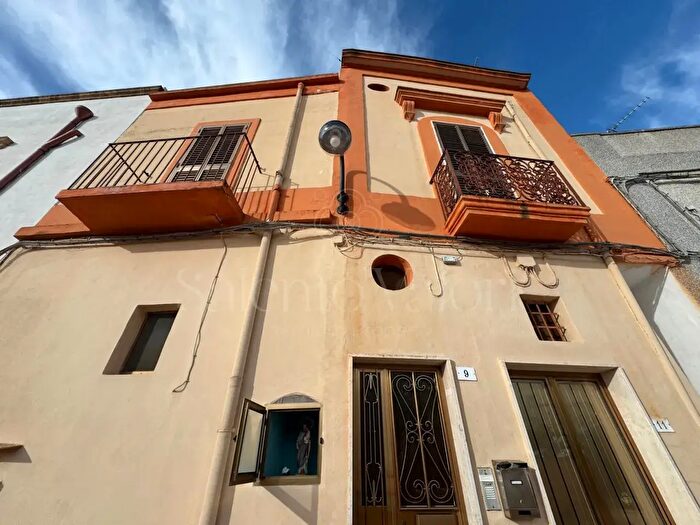 Casa con 5 locali in vendita in Via Savoia, Tuglie