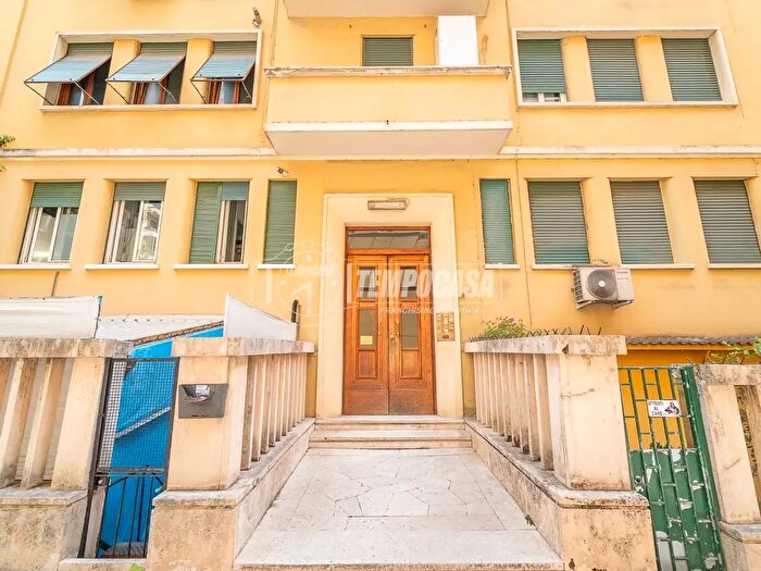 Appartamento bilocale in vendita in Via Padova, Roma