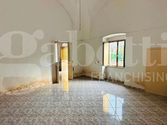 Casa con 6 locali in vendita in Via d Alighieri, Alliste