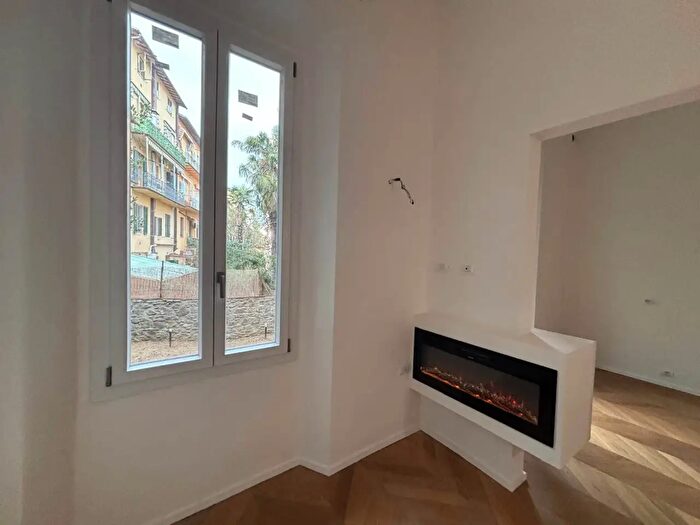 Appartamento con 6 locali in vendita in Via Dandolo, Firenze