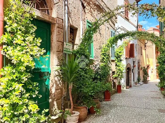 Appartamento trilocale in vendita in Via Dante Alighieri, Stimigliano