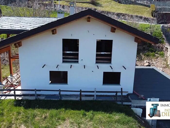 Appartamento con 6 locali in vendita in Villaggio Fontaine, Quart