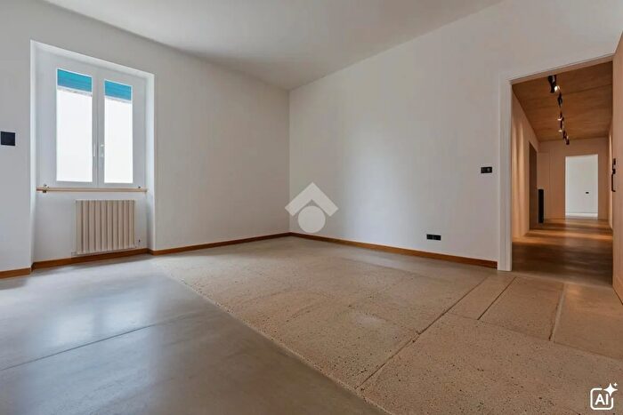 Appartamento trilocale in vendita in Via Edmondo De Amicis, Conversano