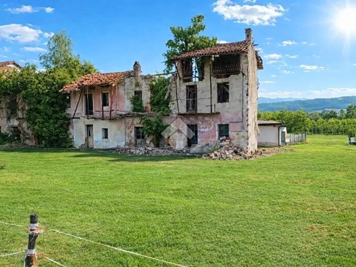 Casa quadrilocale in vendita in Via Boscarina, Azeglio
