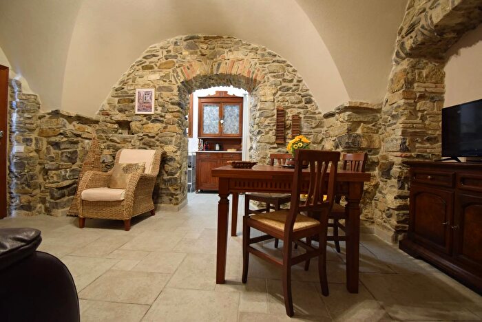 Appartamento bilocale in vendita in Via Gionetti, Diano San Pietro