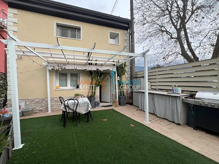 Casa bilocale in vendita in Via della Gora, Massa