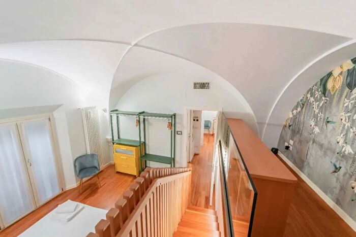 Appartamento monolocale in affitto in Via Borgonuovo, Bologna