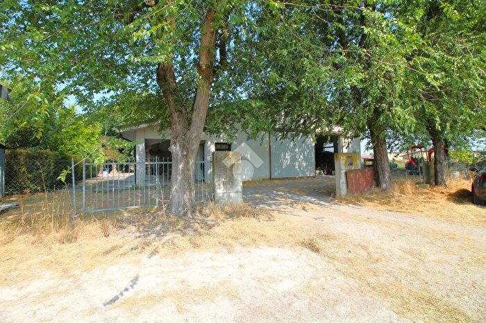 Casa trilocale in vendita in Via Garfagnana, Campagnola Emilia