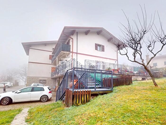 Appartamento quadrilocale in vendita in Via Cavalieri di Vittorio Veneto, Gaggio Montano