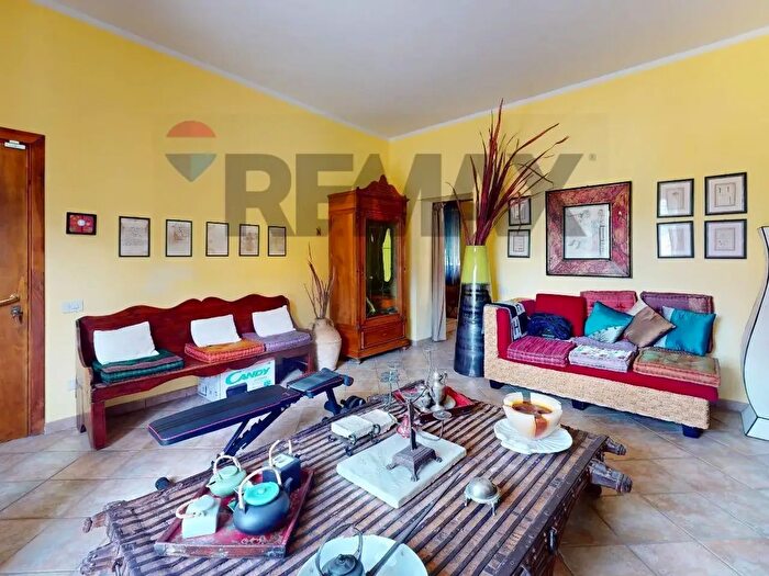 Appartamento con 5 locali in vendita in Belfiore Via Ferdinando Innamorati, Foligno