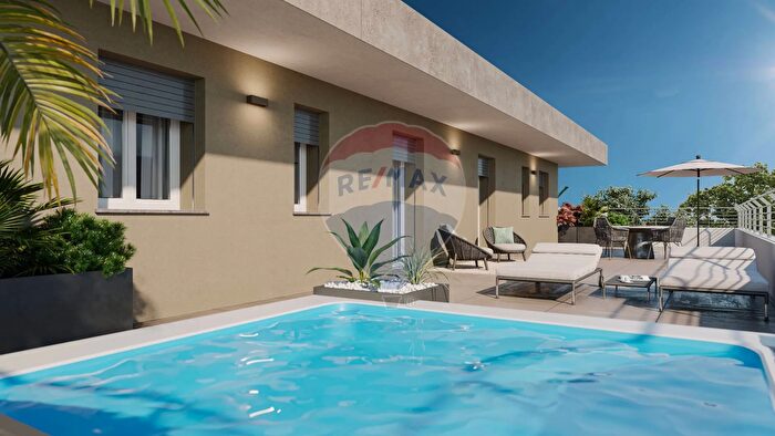 Appartamento quadrilocale in vendita in Via Martiri delle Foibe, Cambiago