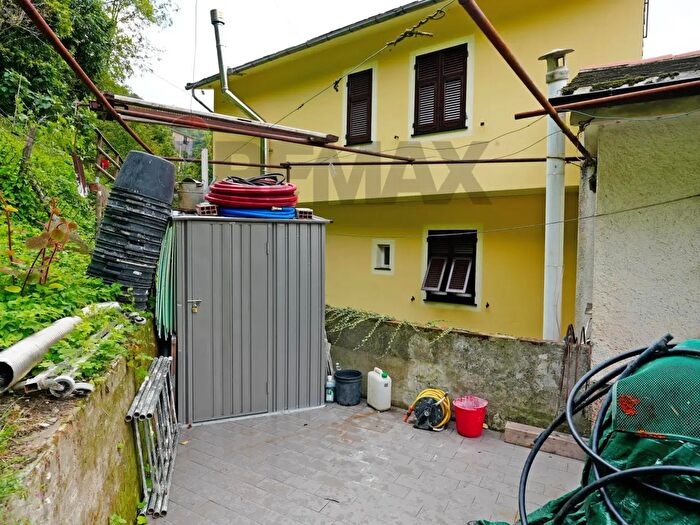 Appartamento bilocale in vendita in Via Borissa, Uscio