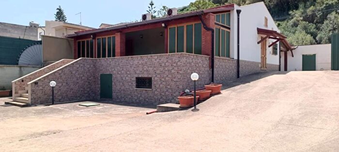 Casa con 6 locali in vendita in Via delle Viole Alcamo, Alcamo