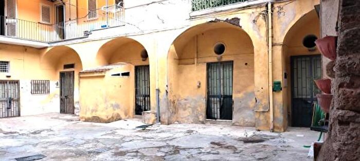 Appartamento con 6 locali in vendita in Piazza Vittoria, Maddaloni