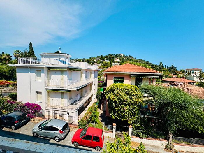 Appartamento quadrilocale in affitto in Via dei Gerani, Piani di Borghetto Ospedale, Bordighera