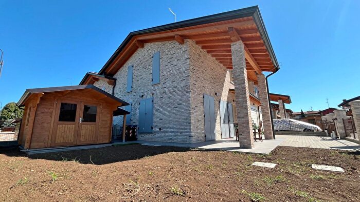 Case in Vendita e in Affitto - 3