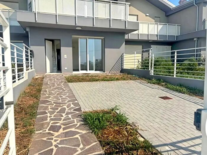 Casa con 6 locali in vendita in Ravenna