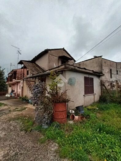 Casa trilocale in vendita in Contrada Le Prata, San Vito Romano
