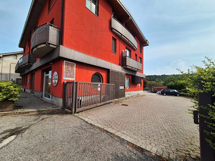 Appartamento bilocale in vendita in Piazza Stazione, Cantu'