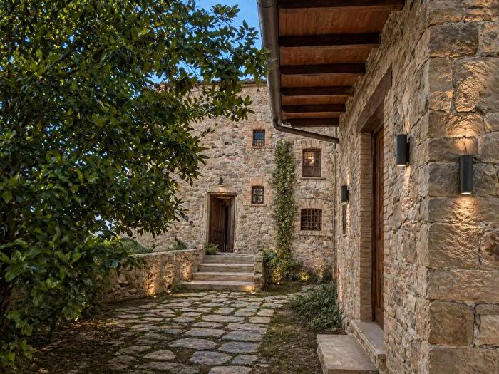 Casa con 7 locali in vendita in Località Niccone San Paolo, Umbertide