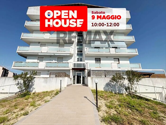 Appartamento con 7 locali in vendita in Via Colle Pietre, Atessa