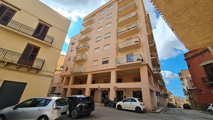 Appartamento con 5 locali in vendita in Via Novembre, Castelvetrano