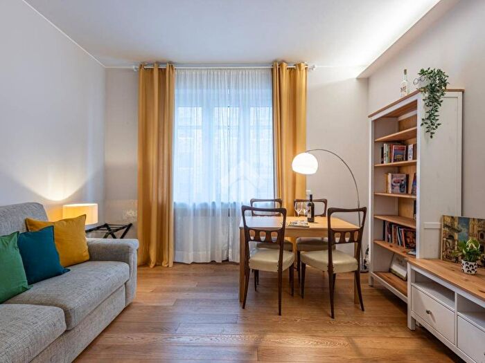 Appartamento trilocale in affitto in Via Alfredo Panzini, Pagano, Milano