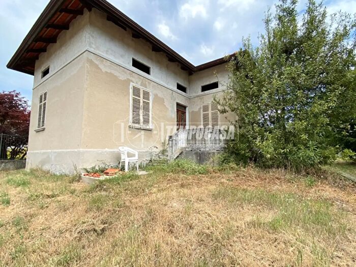 Casa quadrilocale in vendita in Via Spinei, Cossato