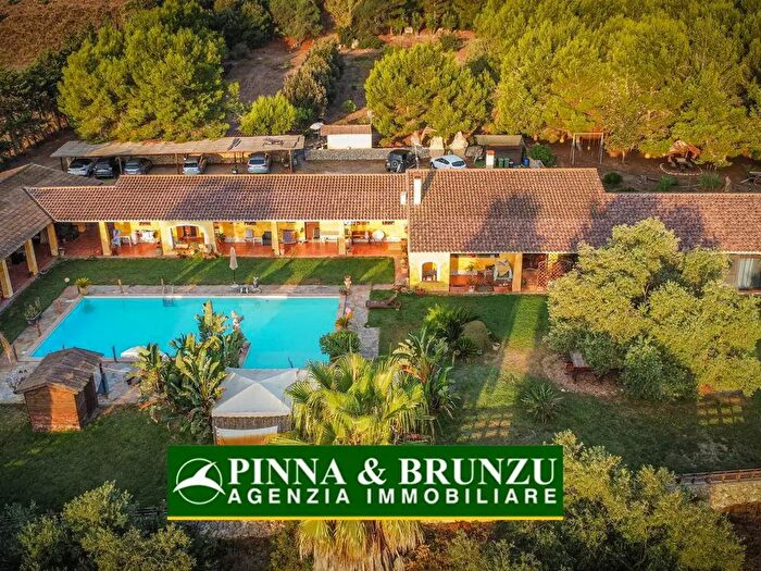Casa con 10 locali in vendita in Loc Sinis, Riola Sardo