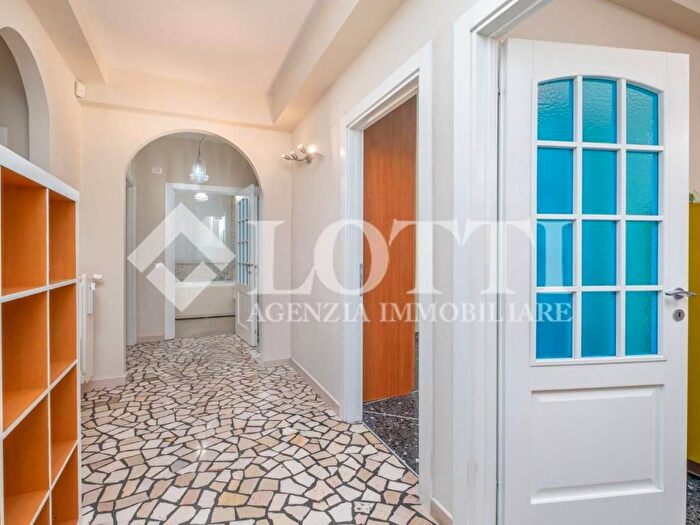 Appartamento con 5 locali in affitto in Via dellAeroporto, San Giusto Aeroporto, Pisa