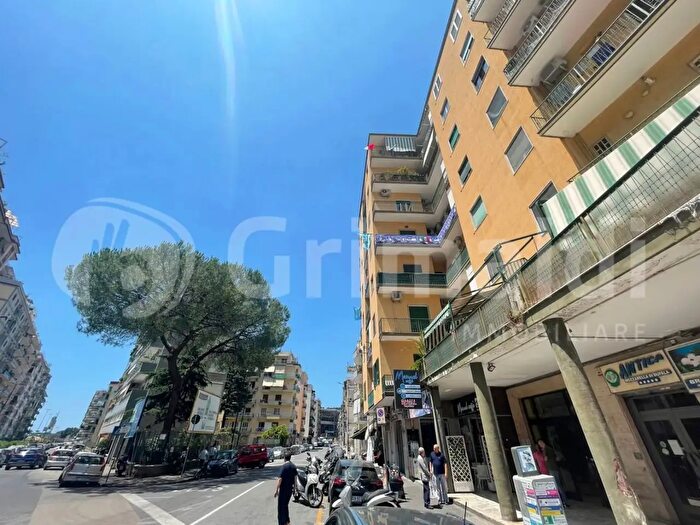 Appartamento trilocale in vendita in Via Lepanto, Napoli