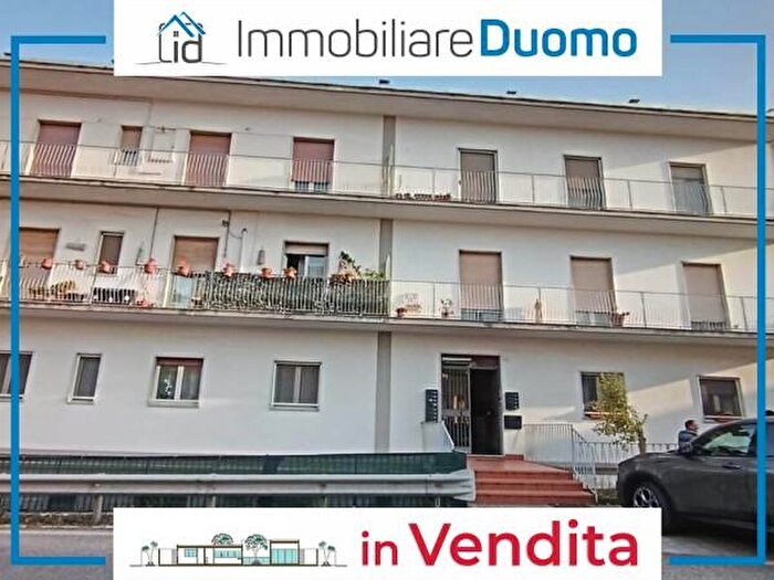 Appartamento trilocale in vendita in Via Enrico Nisco, San Giorgio Del Sannio