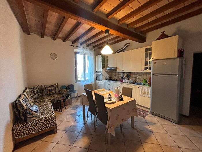 Appartamento trilocale in vendita in Piazza Cesare Battisti, Traversetolo