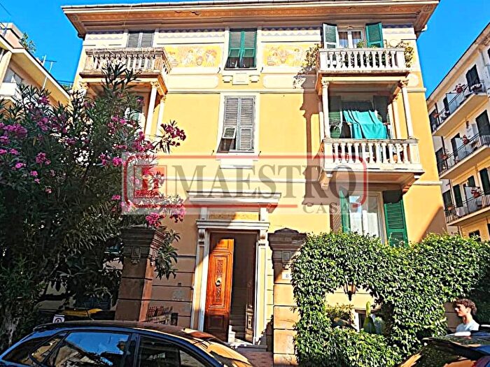 Appartamento trilocale in affitto in Via Luisito Costa, Centro, Santa Margherita Ligure