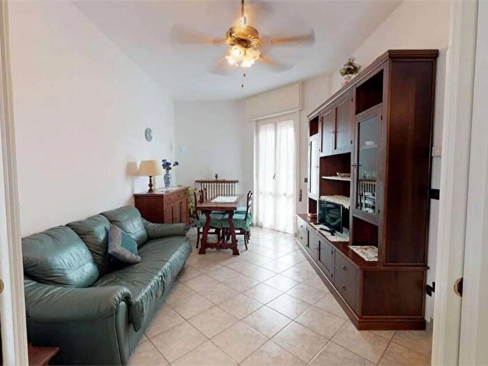 Appartamento trilocale in affitto in Centro, Loano