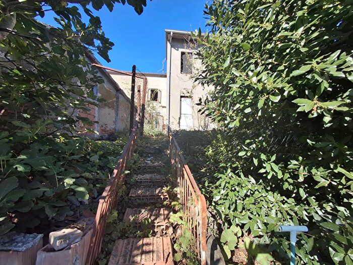 Casa con 8 locali in vendita in Via Casalecchio, Novafeltria
