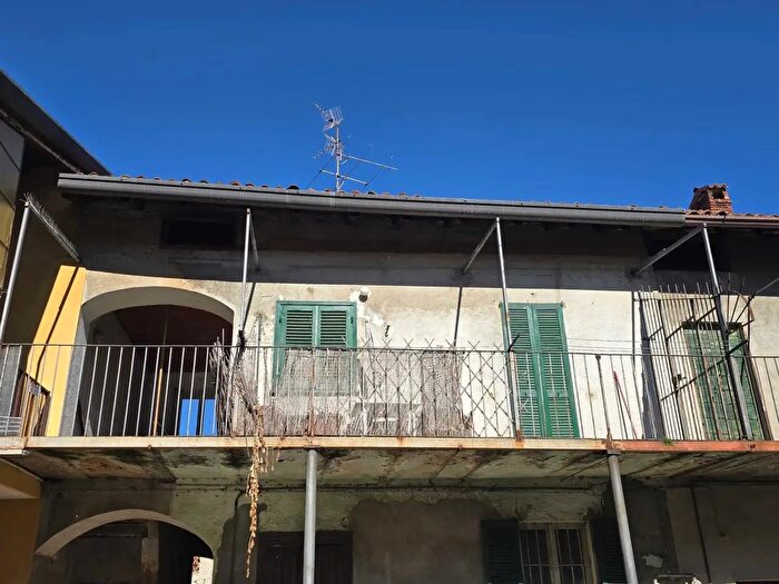 Appartamento con 5 locali in vendita in Via Carlo Bianchi, Inverigo