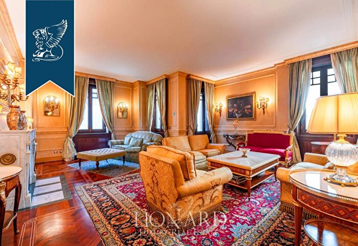 Casa con 5 locali in vendita in Milano