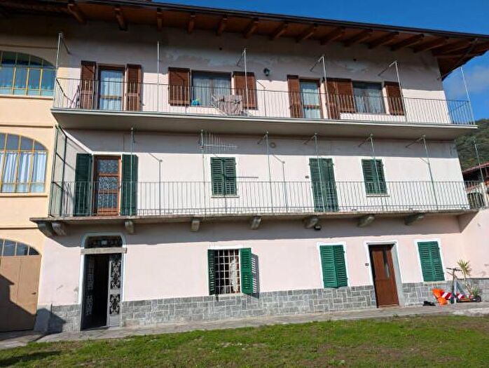 Appartamento con 6 locali in vendita in Via Arduino Casale, Lessolo