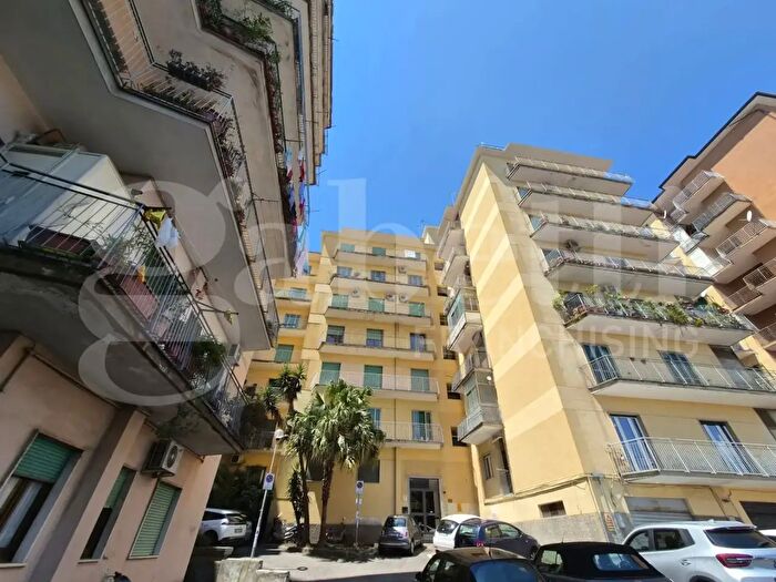 Appartamento con 7 locali in vendita in Viale De Filipps, Catanzaro