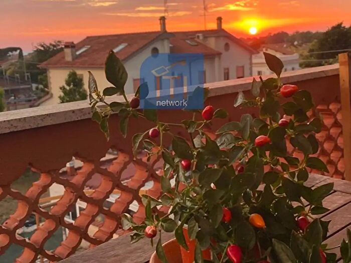 Appartamento trilocale in vendita in Via dei Platani, Ardea