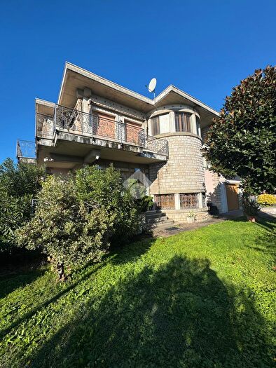 Casa con 8 locali in vendita in Via Leonardo da Vinci, Rezzato